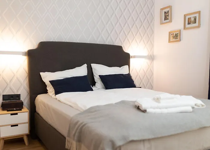 Luxury Rooms 12-1
