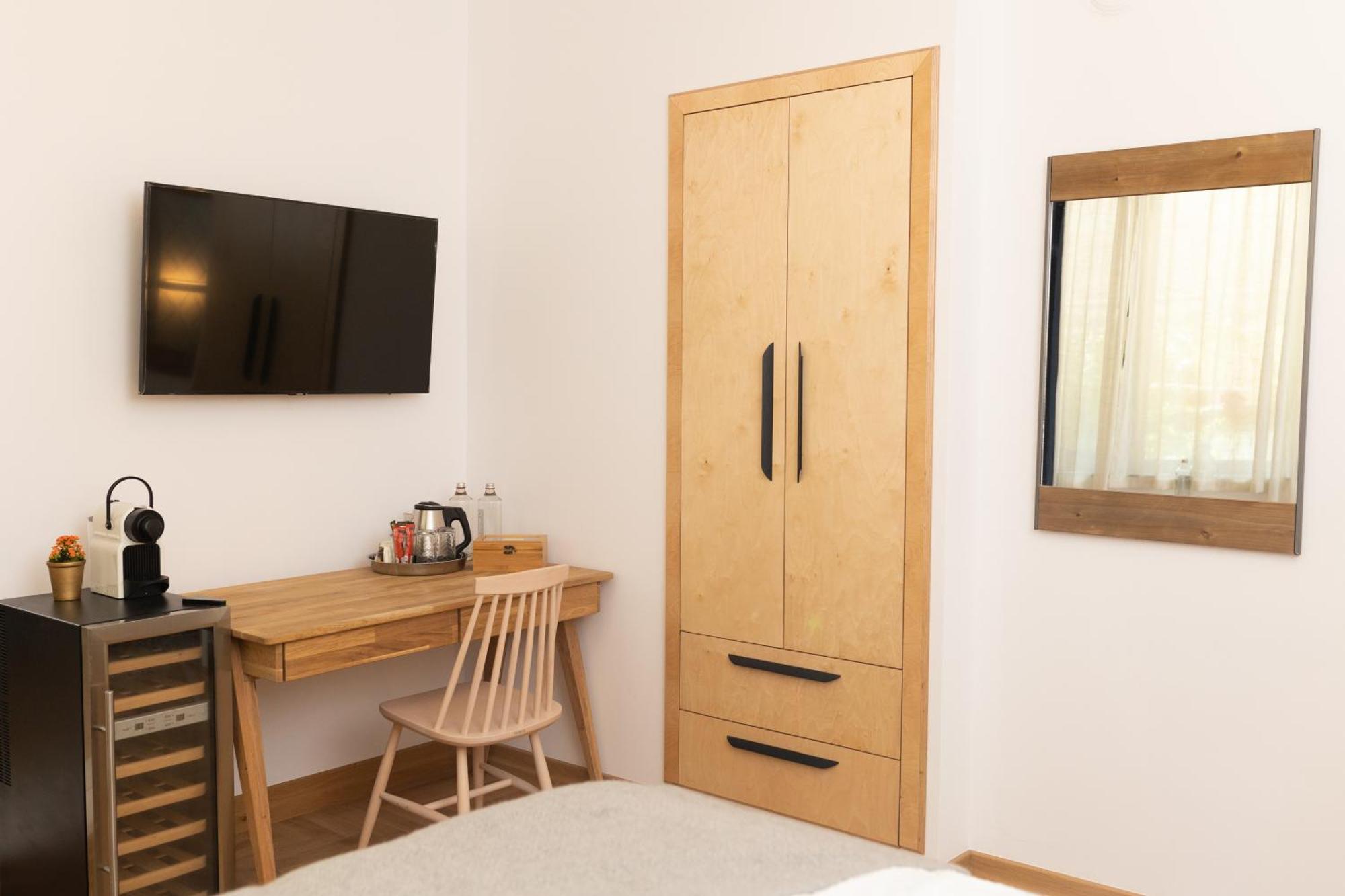 Luxury 12-1 Apartment